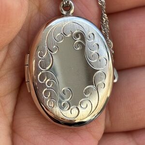 925 Sterling Silver Oval Engraved Locket Necklace Vintage Heirloom
